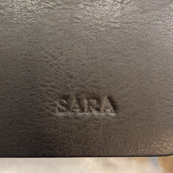 LEVENGER personalized “Sara” Luxe notebook - Black Small - Picture 6 of 10